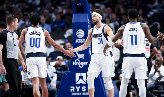 APP下载-克莱手感热时？克里斯蒂：给他掩护/传球/让路 他是最佳射手之一